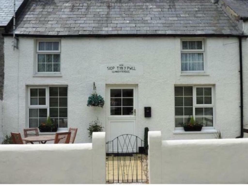 The Old Shop Vila Llandyfrydog Exterior foto