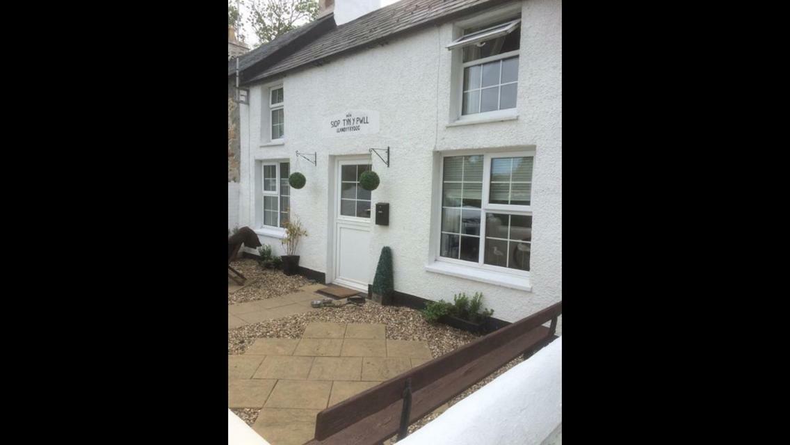 The Old Shop Vila Llandyfrydog Exterior foto